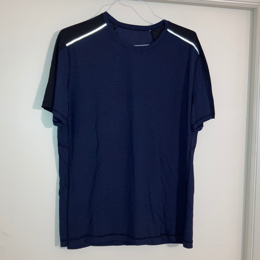 Lululemon lightweight tee navy and black- L